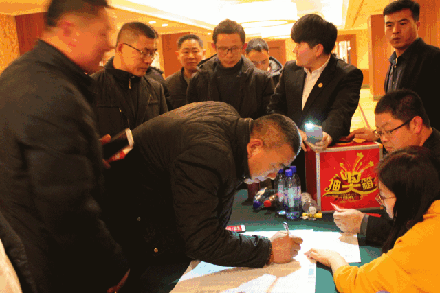 大連鵬鴻木工答謝宴現(xiàn)場