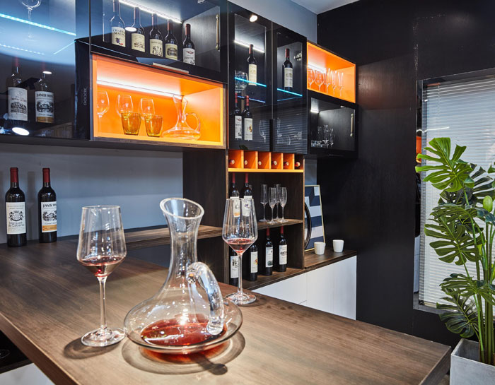 老蔣鵬鴻定制家居店酒柜設(shè)計 老蔣鵬鴻定制家居店酒柜設(shè)計