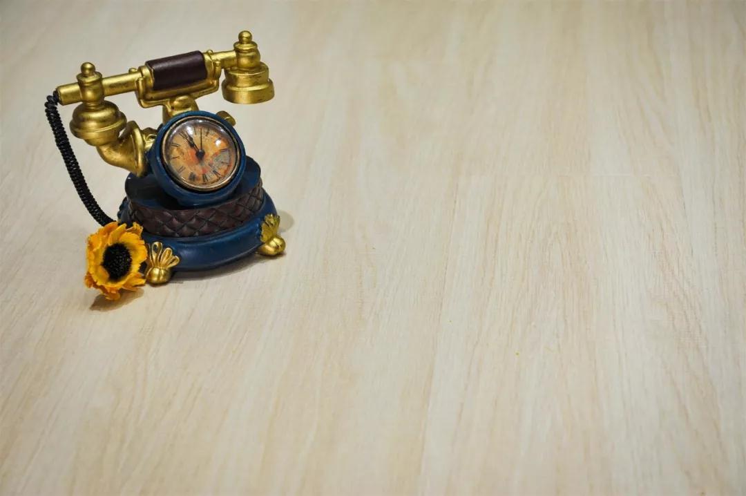 鵬鴻強(qiáng)化地板伊麗莎白系列-5803 鵬鴻強(qiáng)化地板伊麗莎白系列-5803